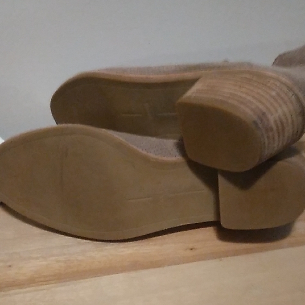 Stylish Tan Ankle Booties - Picture 7 of 7